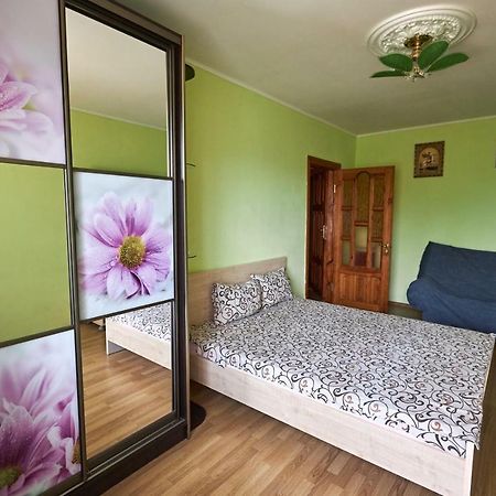 Babylon Apartments On Kievskaya Street รีฟเน ภายนอก รูปภาพ
