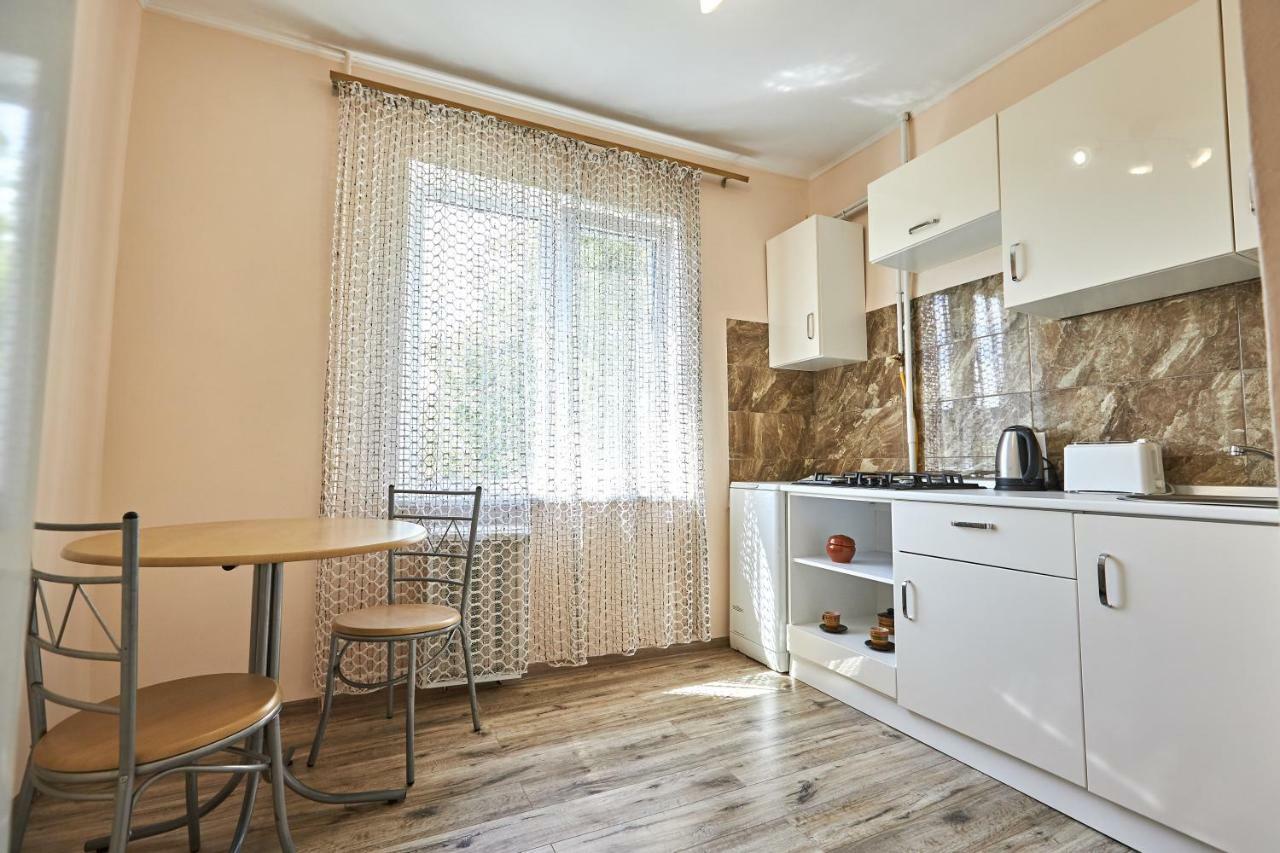 Babylon Apartments On Kievskaya Street รีฟเน ภายนอก รูปภาพ